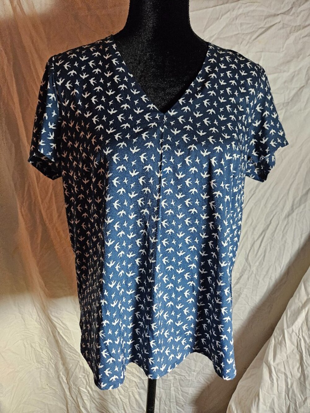 Women's Lightweight Shirt Blouse With Sparrow Birds Sz 6 Medium